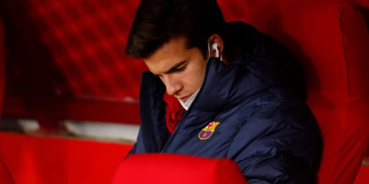 Riqui Puig sends bitter move to Xavi